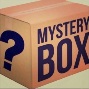 Mystery box (6-15 items such as clothes,jewelry,beauty,skincare,etc.pick ur size